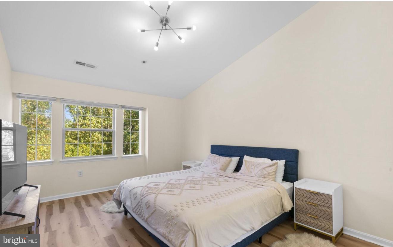 MONTGOMERY RUN - Residential