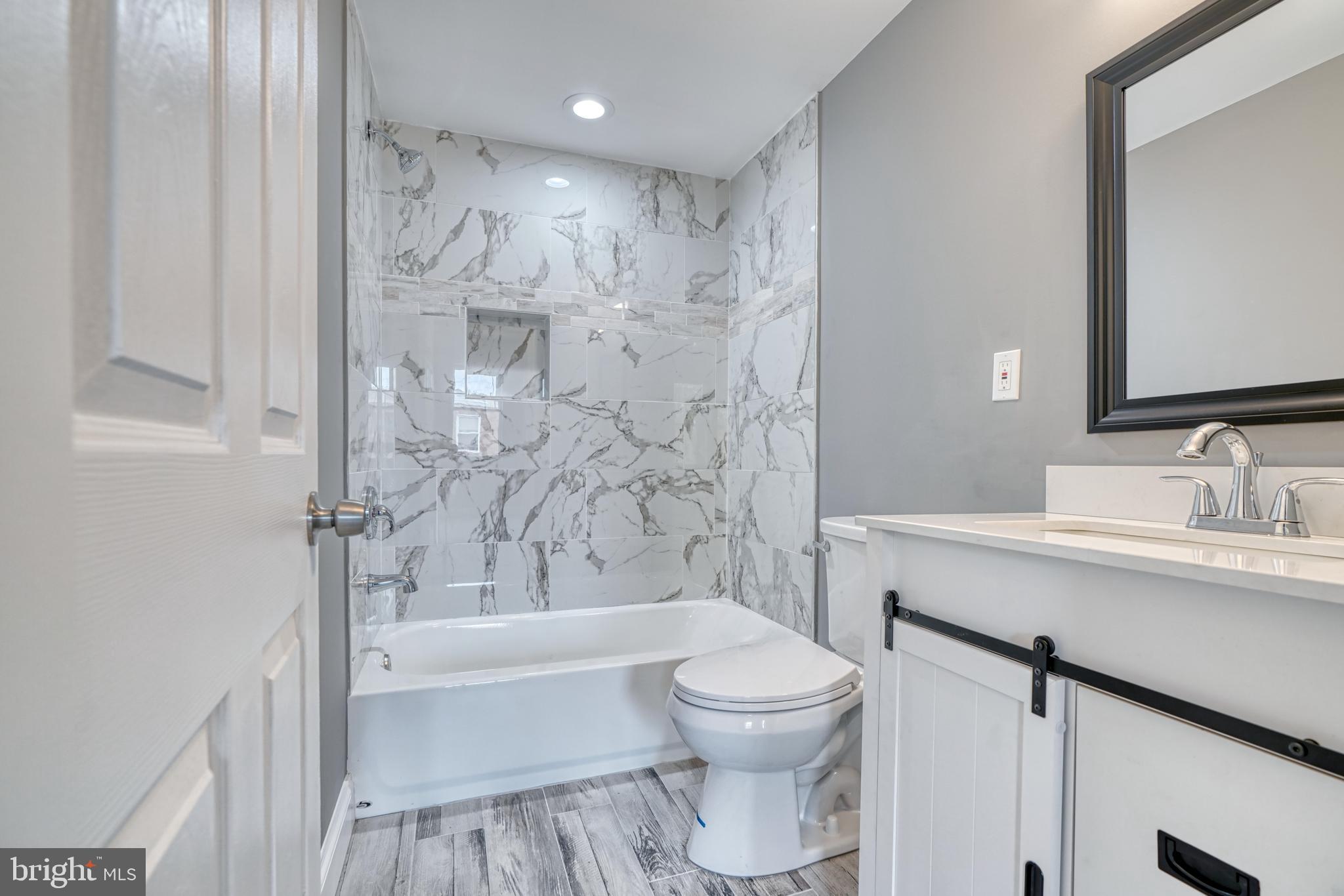 GREEKTOWN - Residential