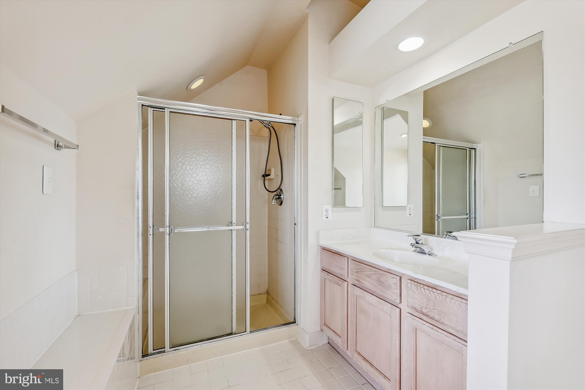 LAKEVIEW - Residential