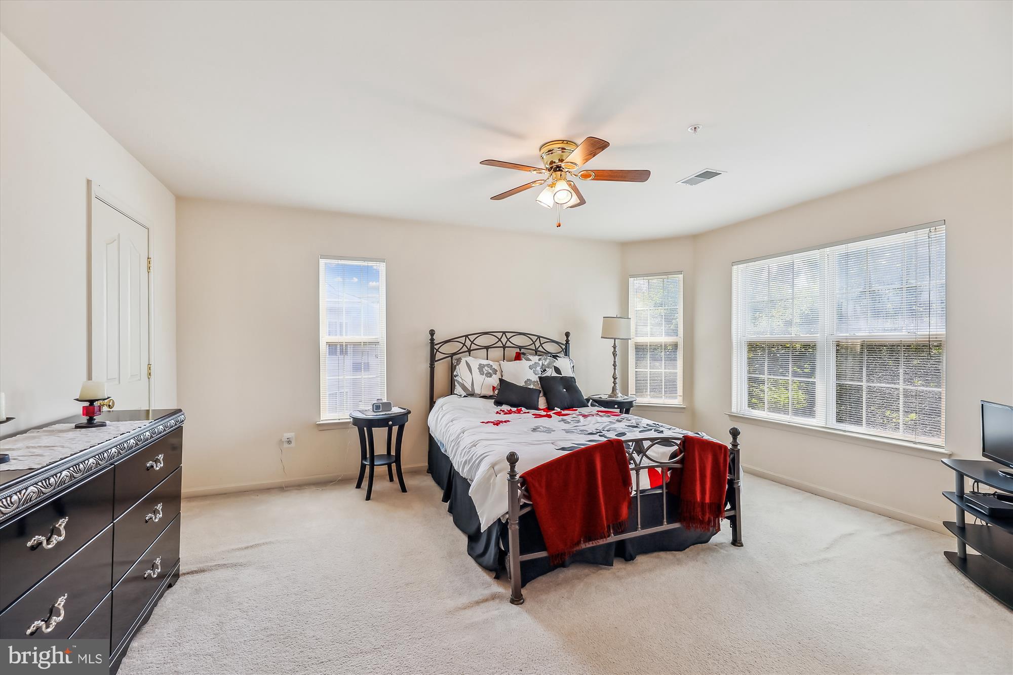 LAKEVIEW - Residential