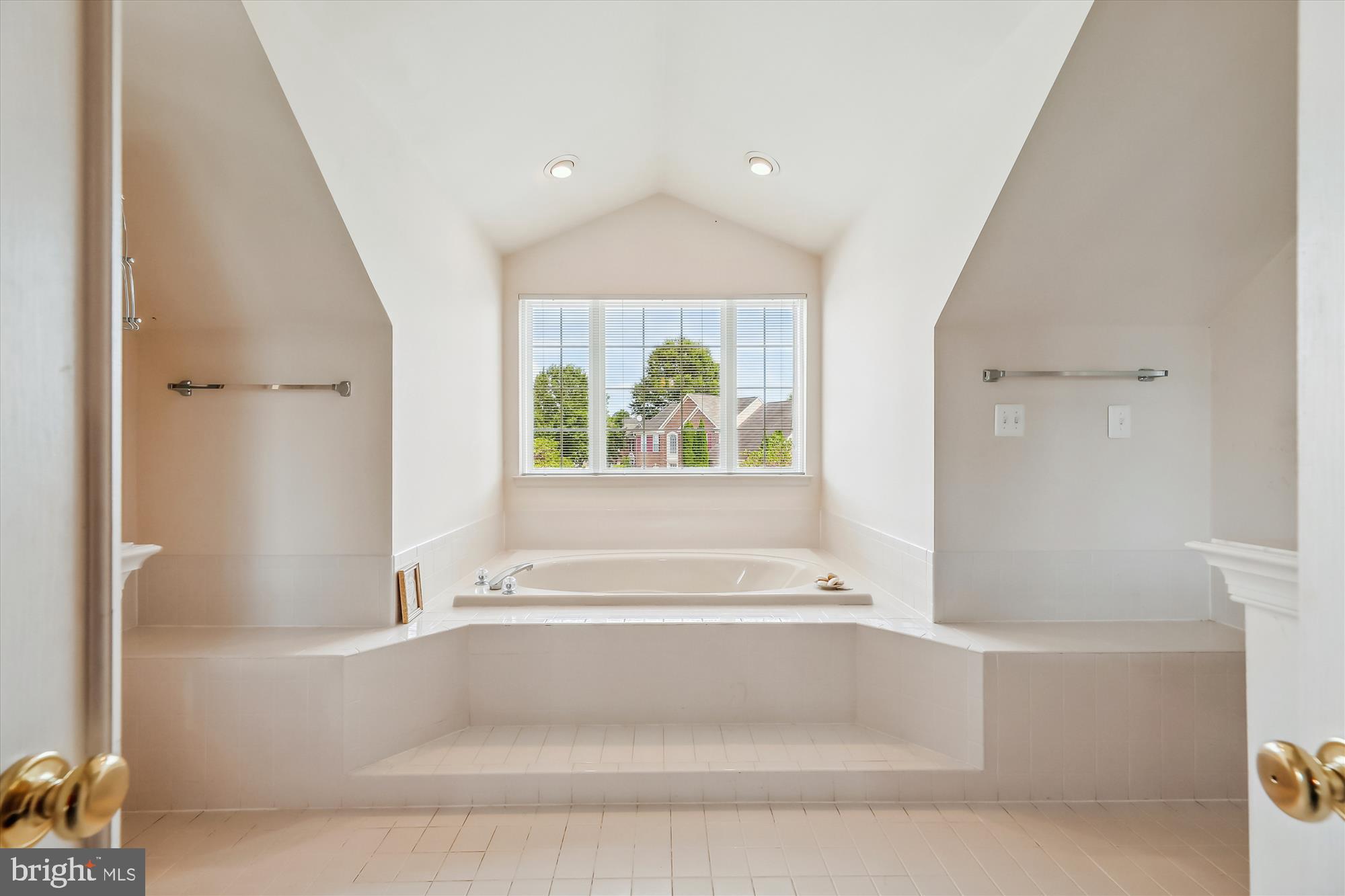 LAKEVIEW - Residential