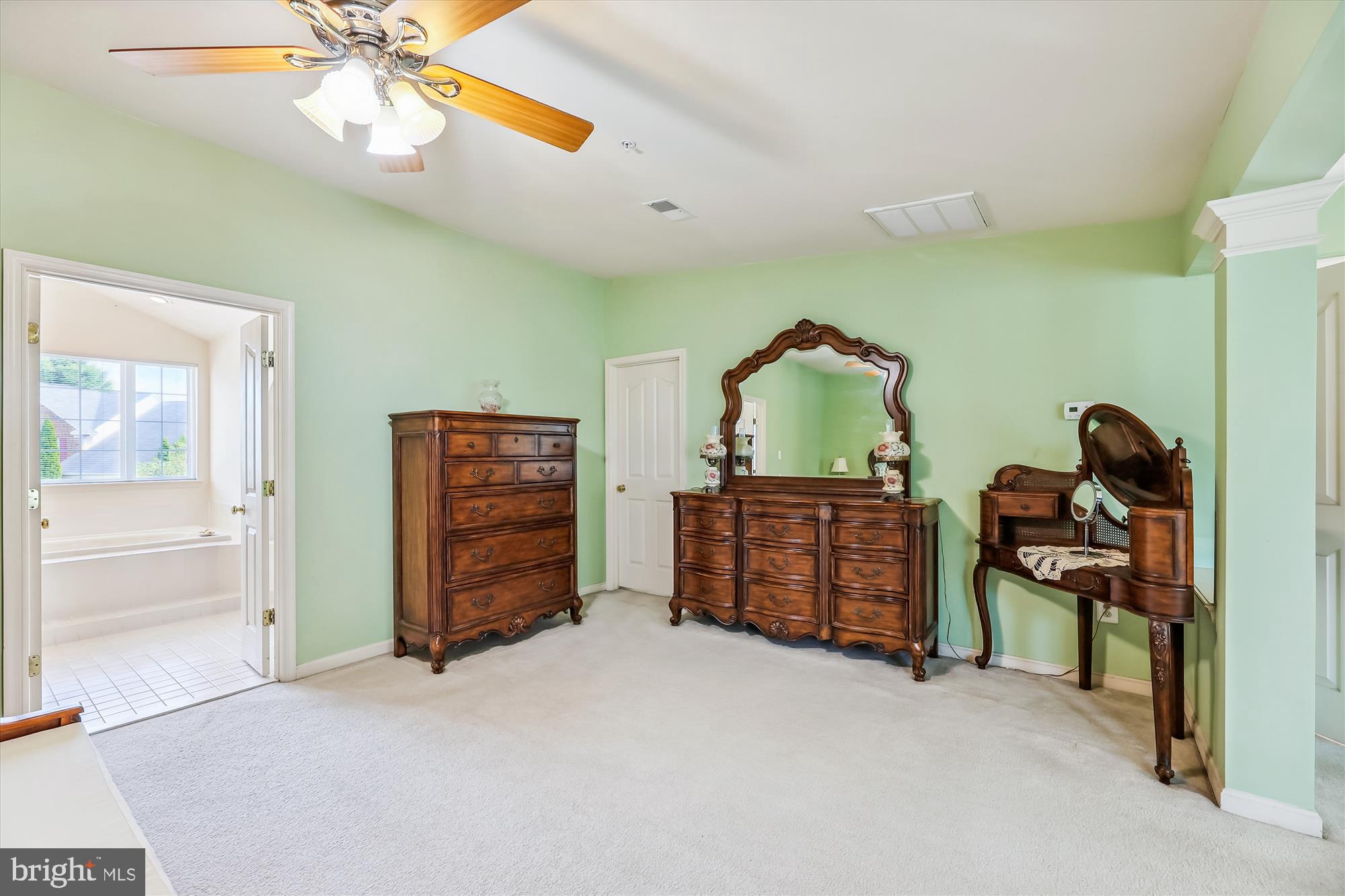 LAKEVIEW - Residential