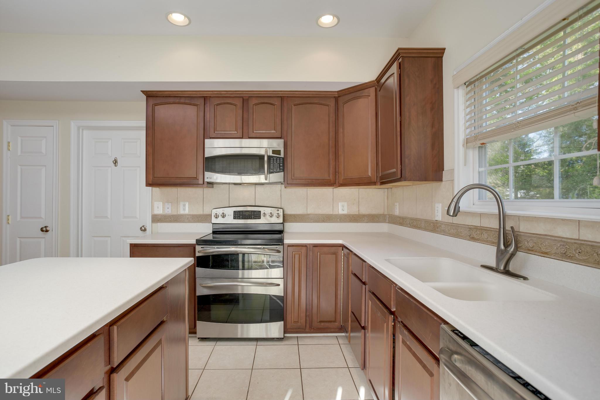 LAUREL - Residential