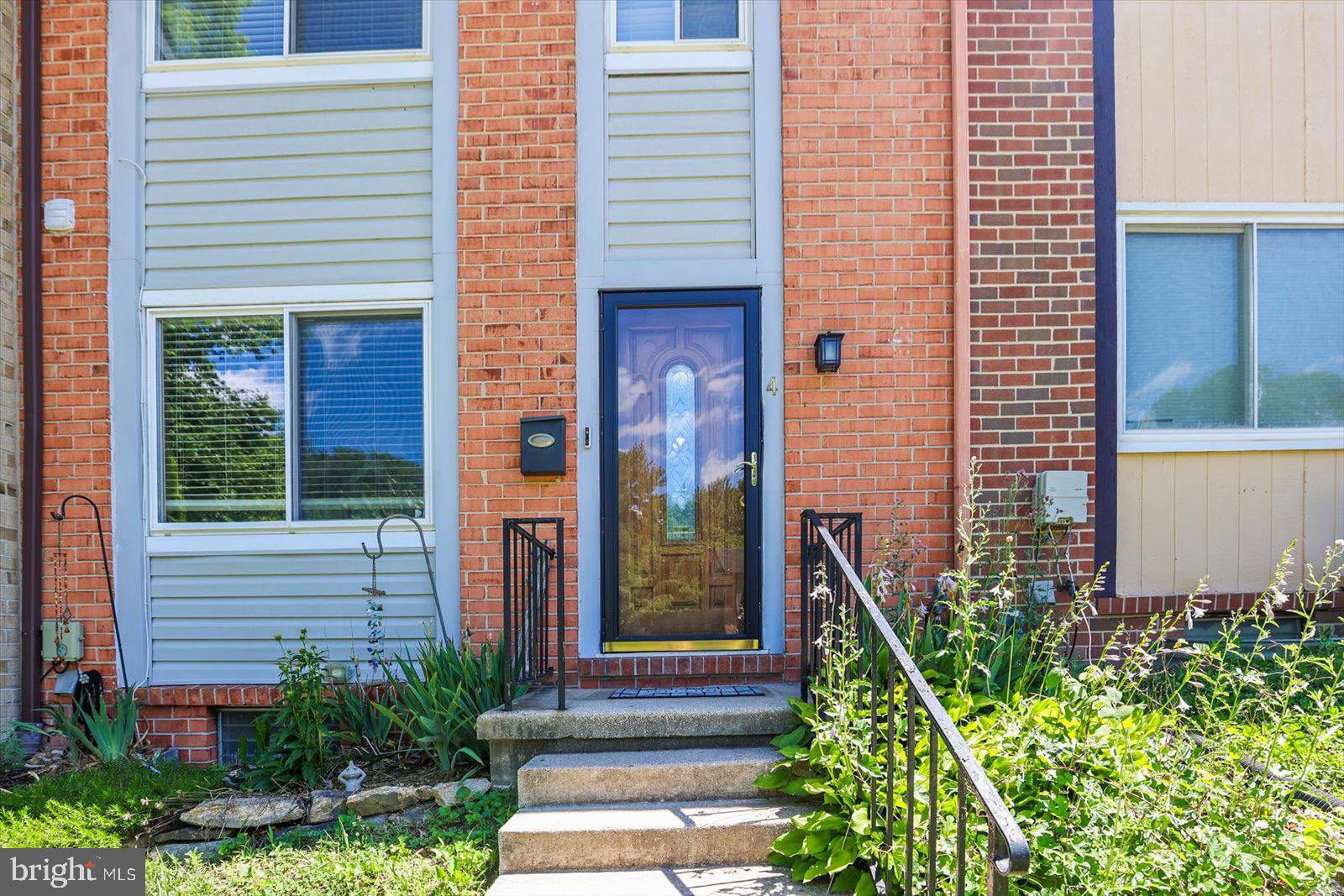 4 BIDEFORD COURT