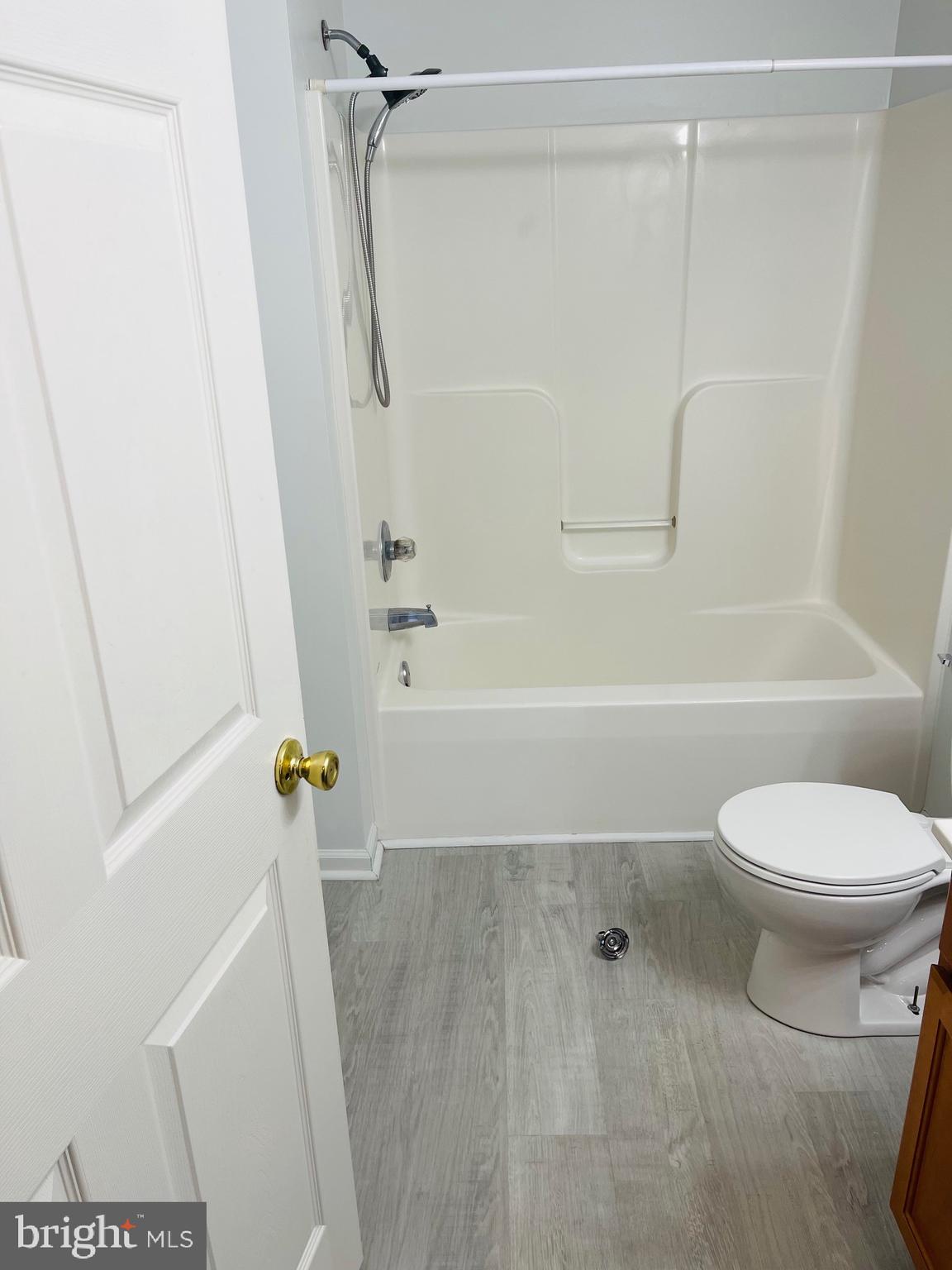 LAUREL SPRINGS - Residential Lease