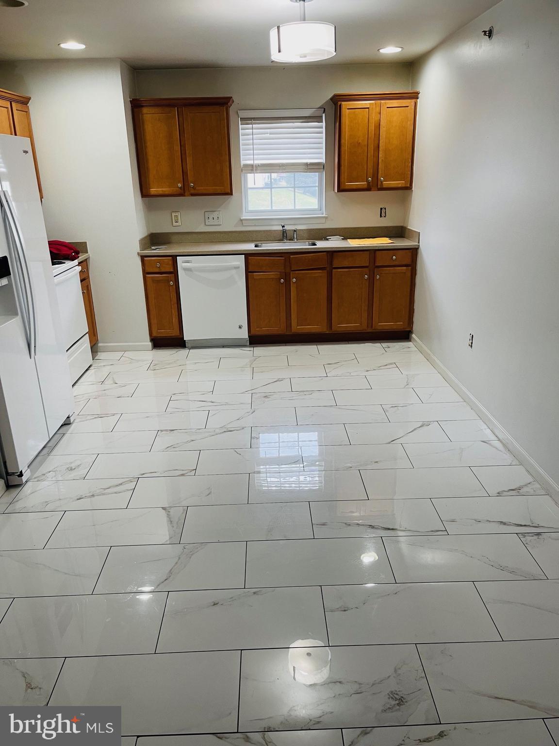 LAUREL SPRINGS - Residential Lease