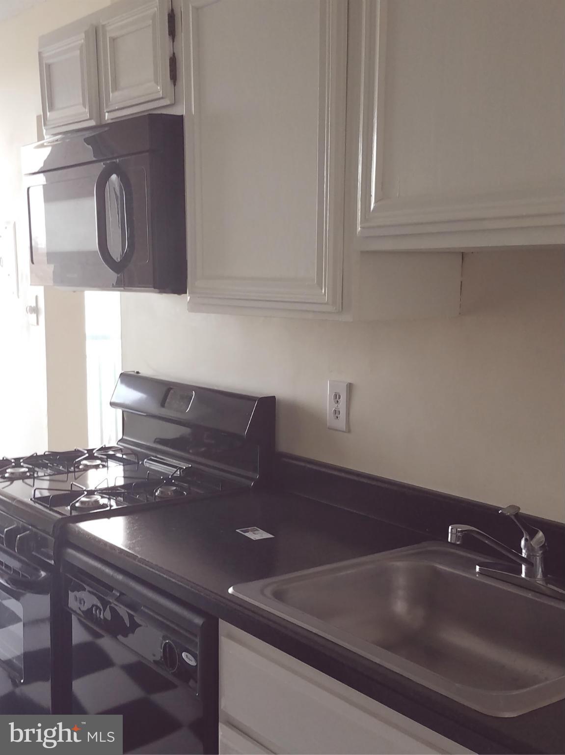 MARINA TOWERS - Residential Lease