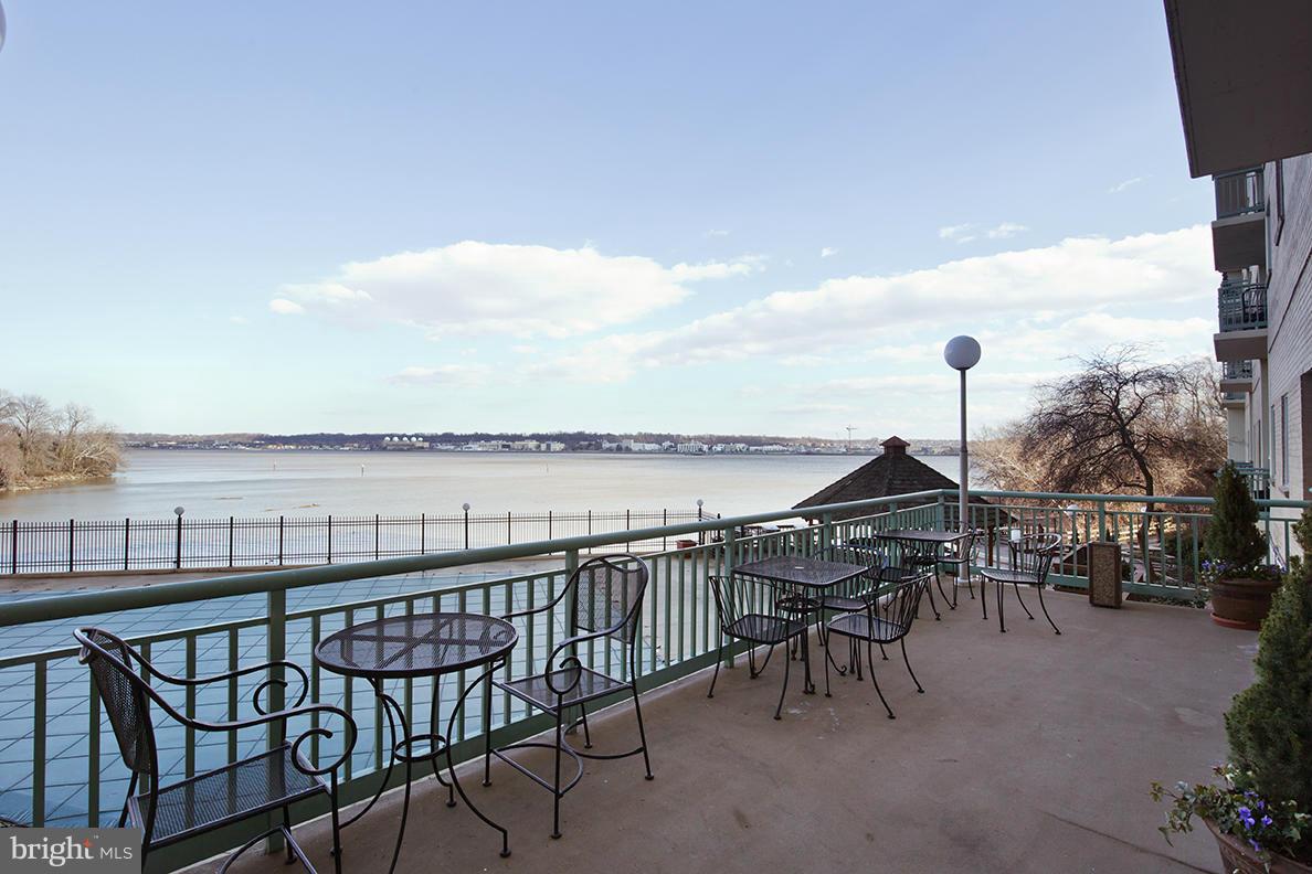 MARINA TOWERS - Residential Lease