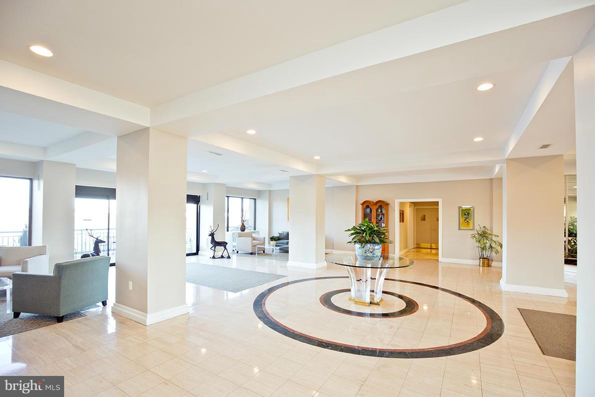 MARINA TOWERS - Residential Lease