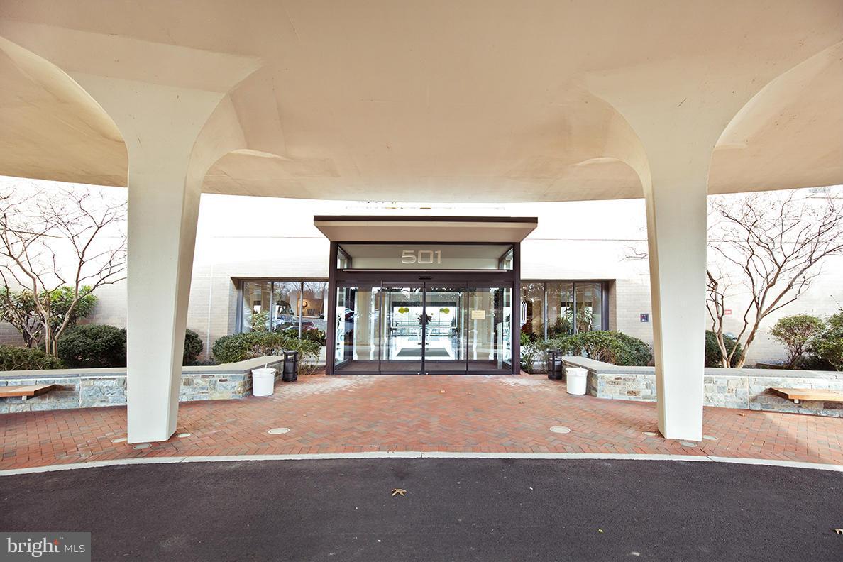 MARINA TOWERS - Residential Lease