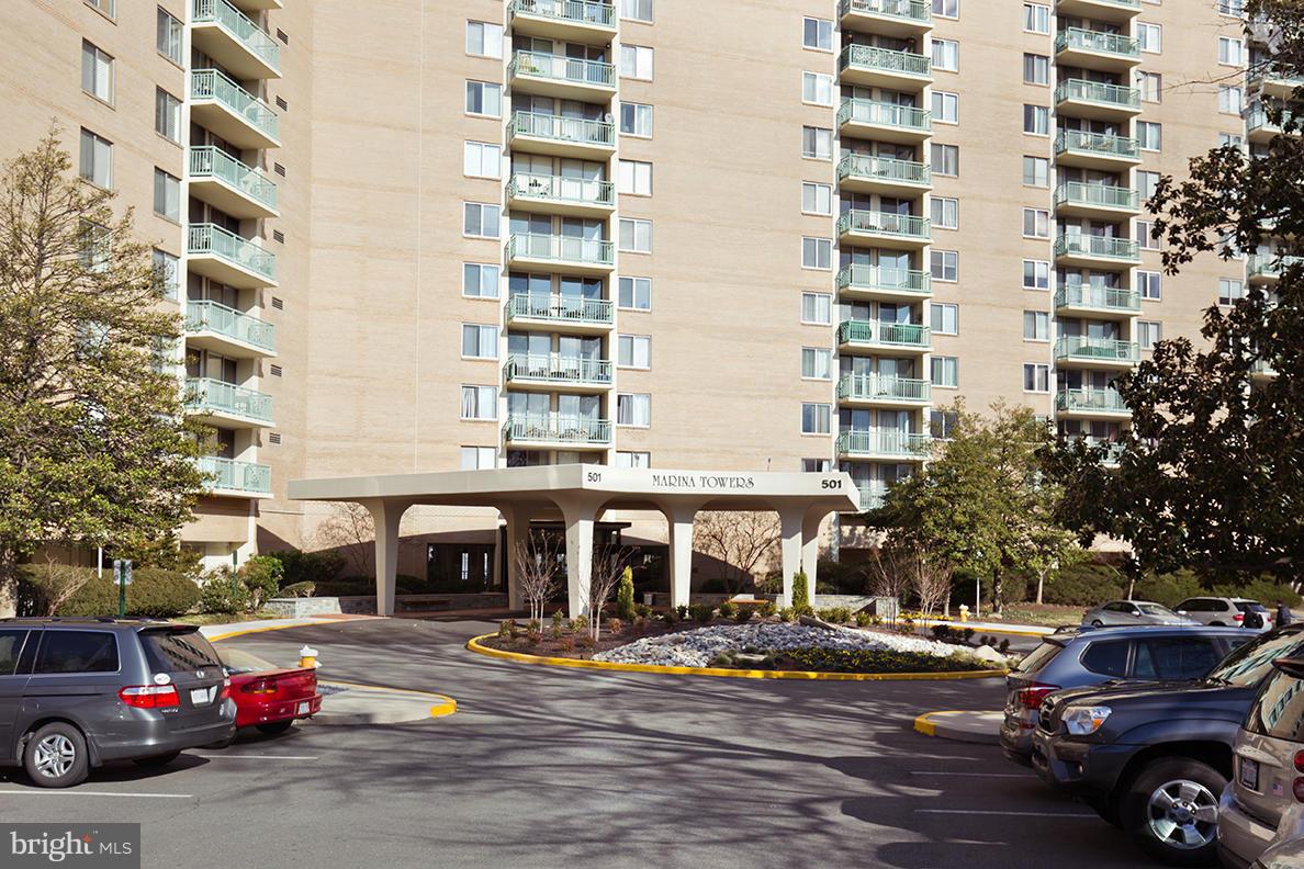 MARINA TOWERS - Residential Lease