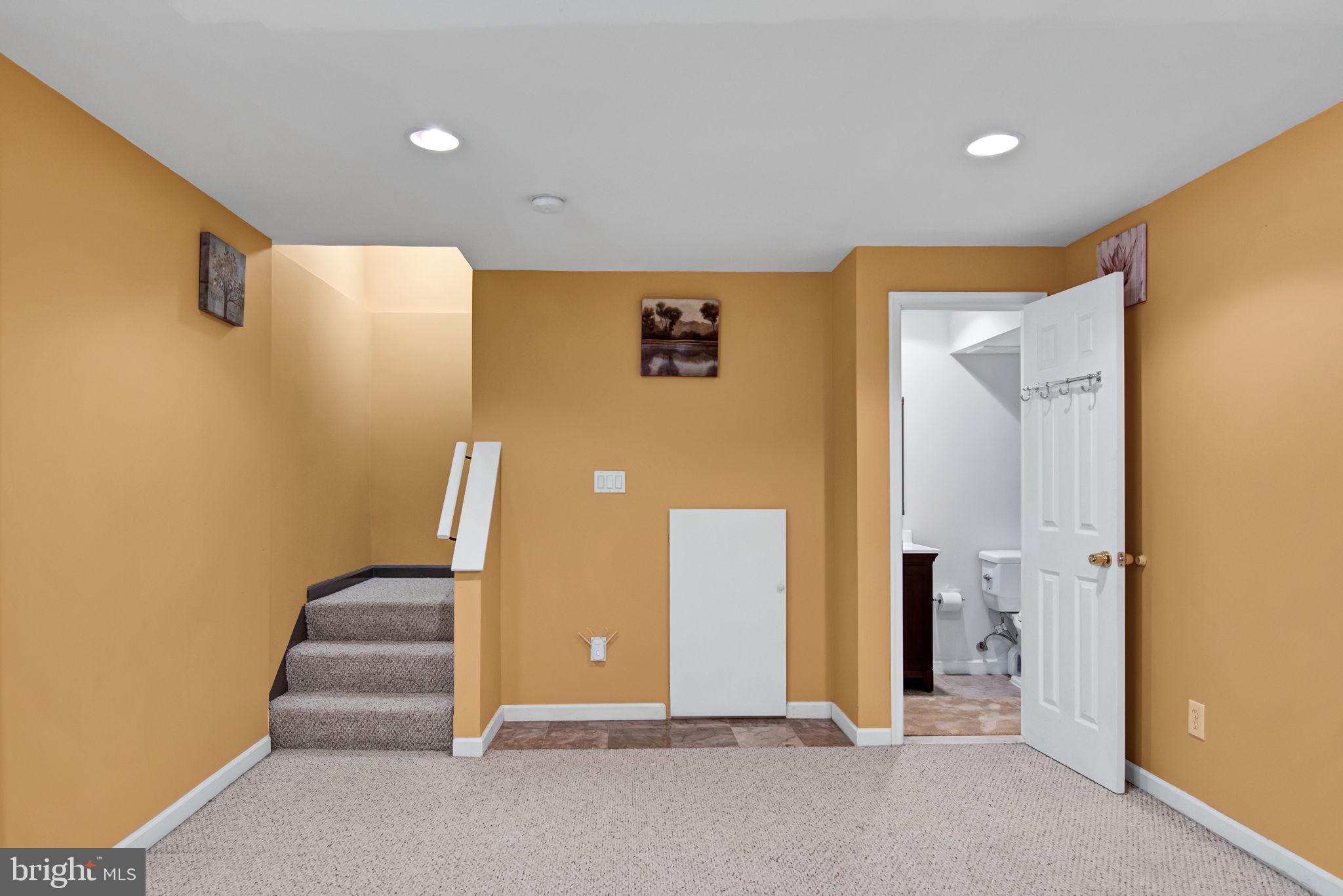 CHANTILLY HIGHLANDS - Residential Lease