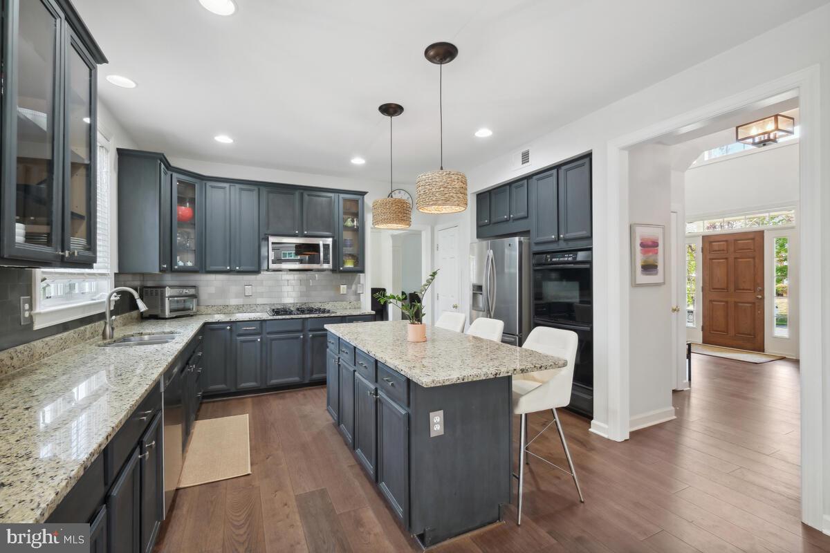 KINGS CROSSING - Residential