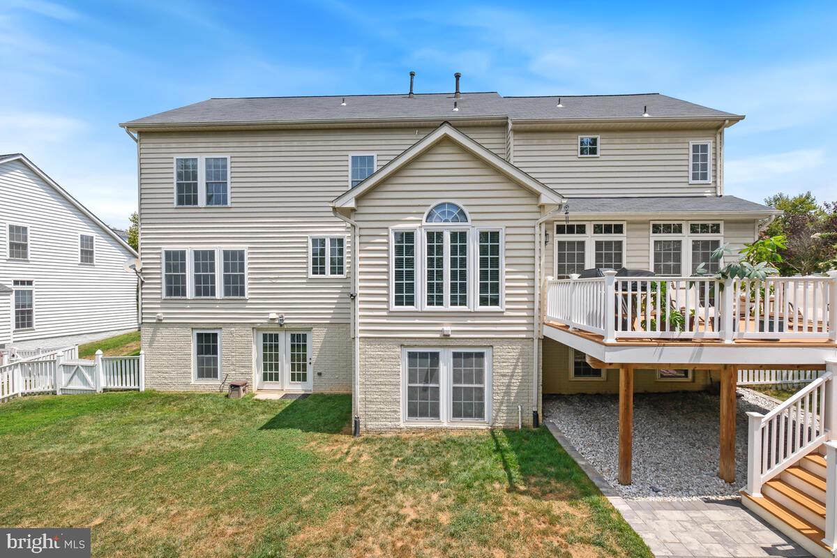 KINGS CROSSING - Residential