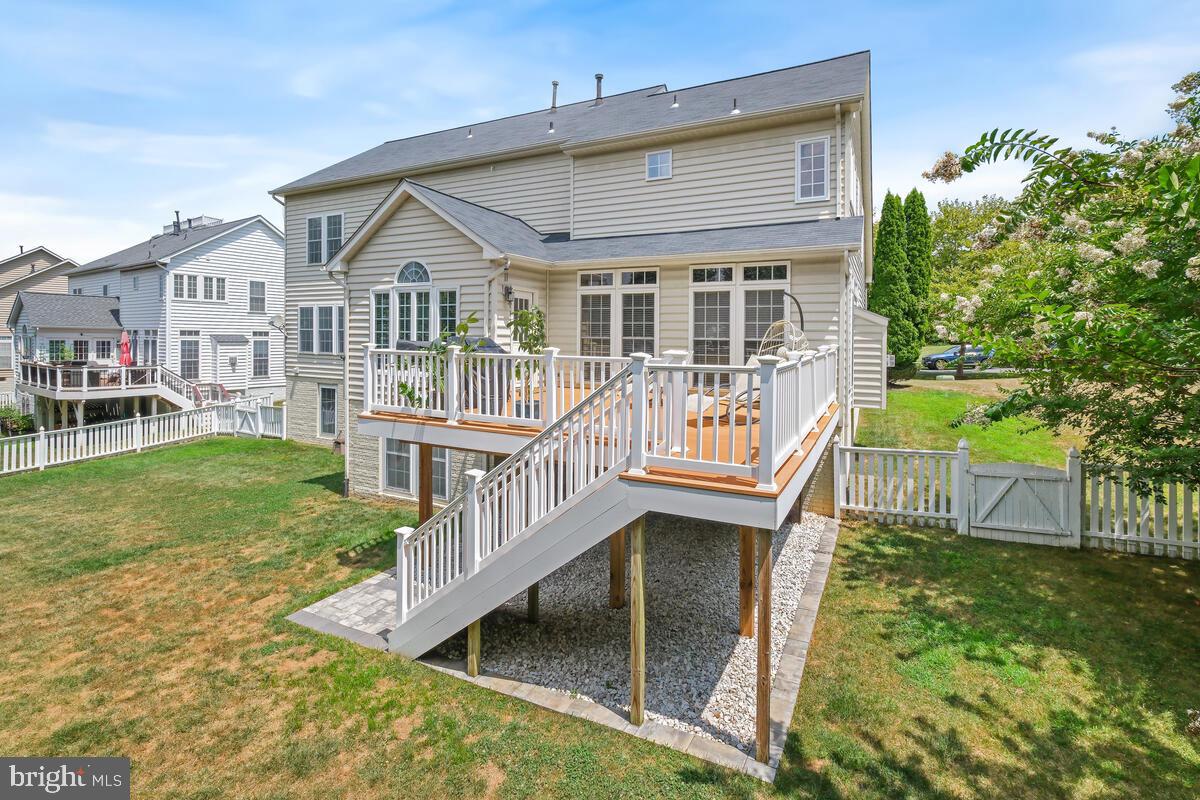 KINGS CROSSING - Residential