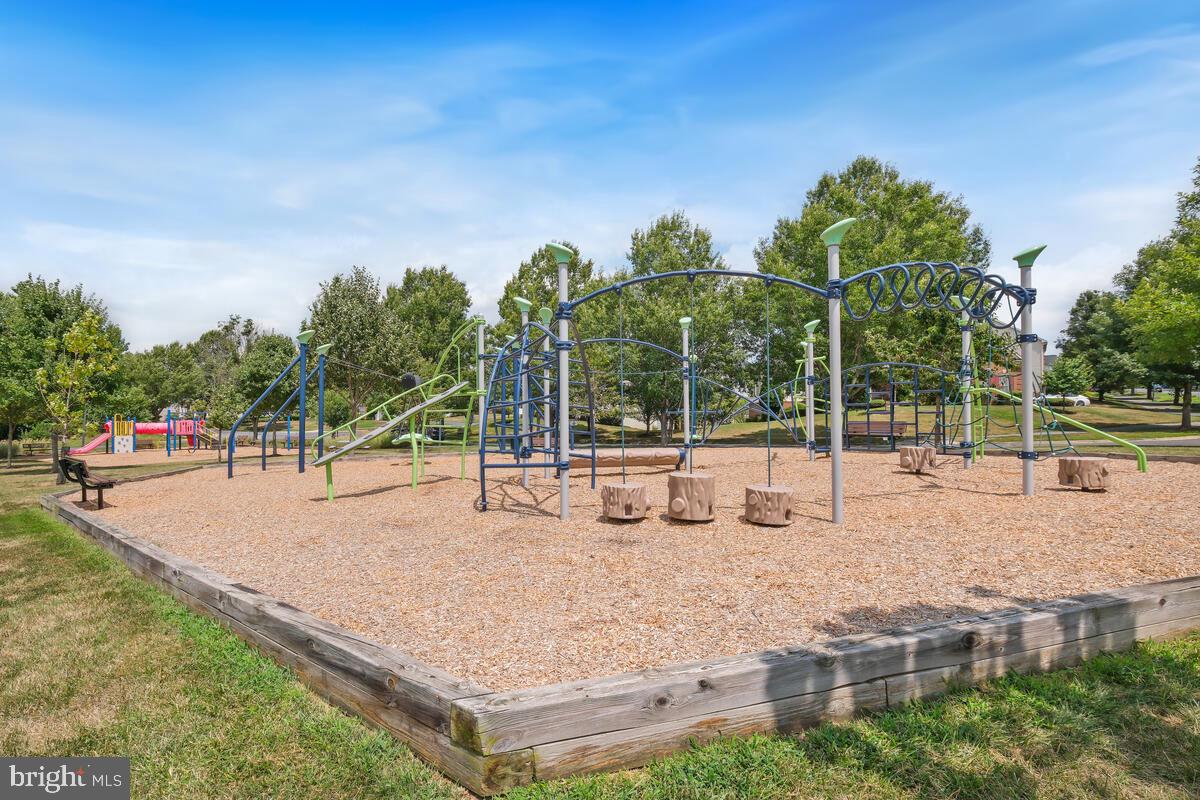 KINGS CROSSING - Residential