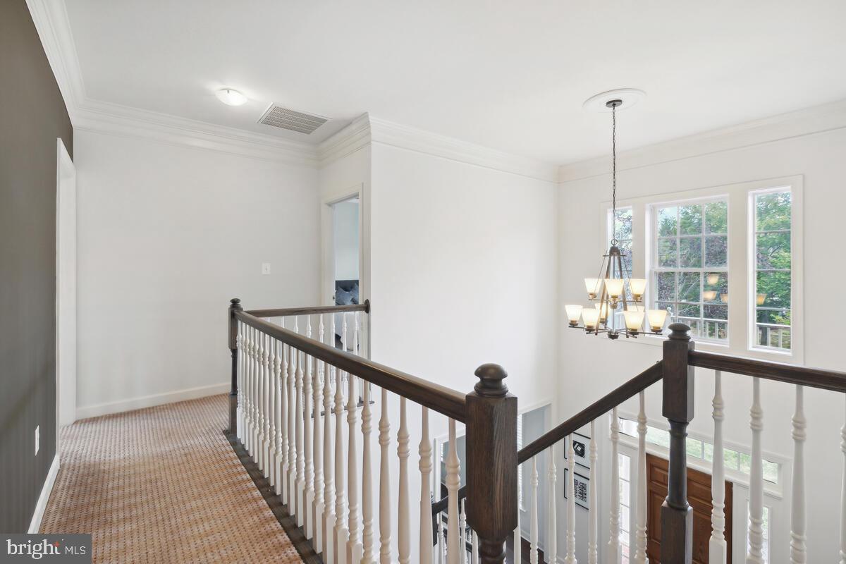 KINGS CROSSING - Residential