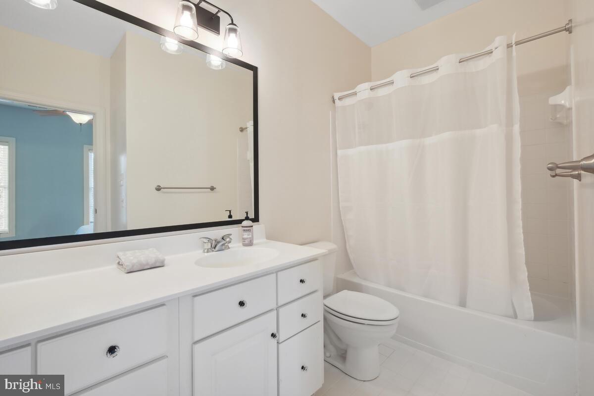 KINGS CROSSING - Residential