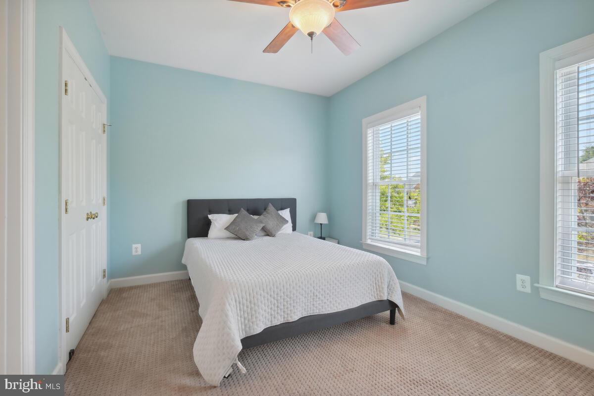 KINGS CROSSING - Residential