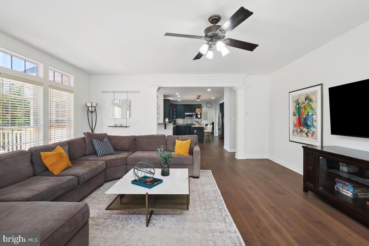 KINGS CROSSING - Residential