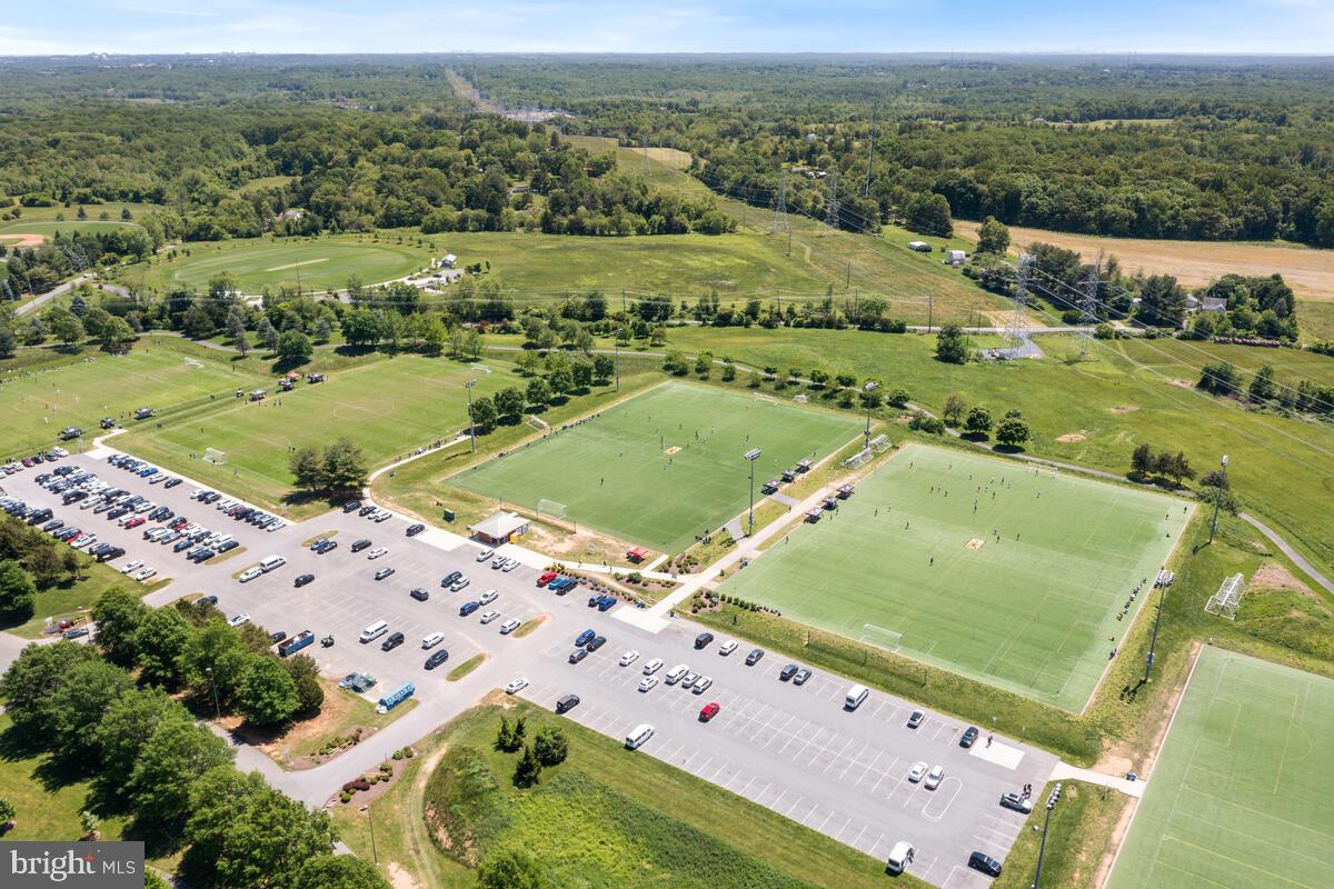 KINGS CROSSING - Residential