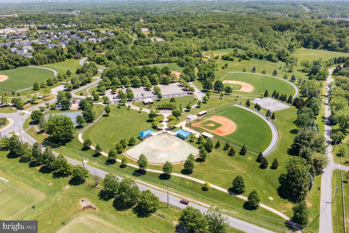 KINGS CROSSING - Residential