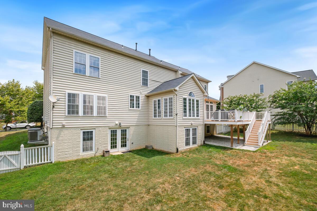 KINGS CROSSING - Residential