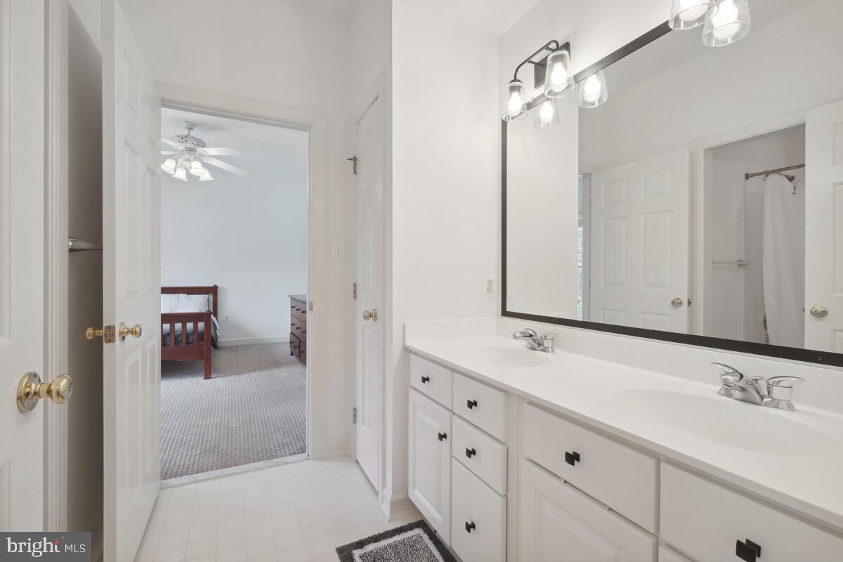 KINGS CROSSING - Residential