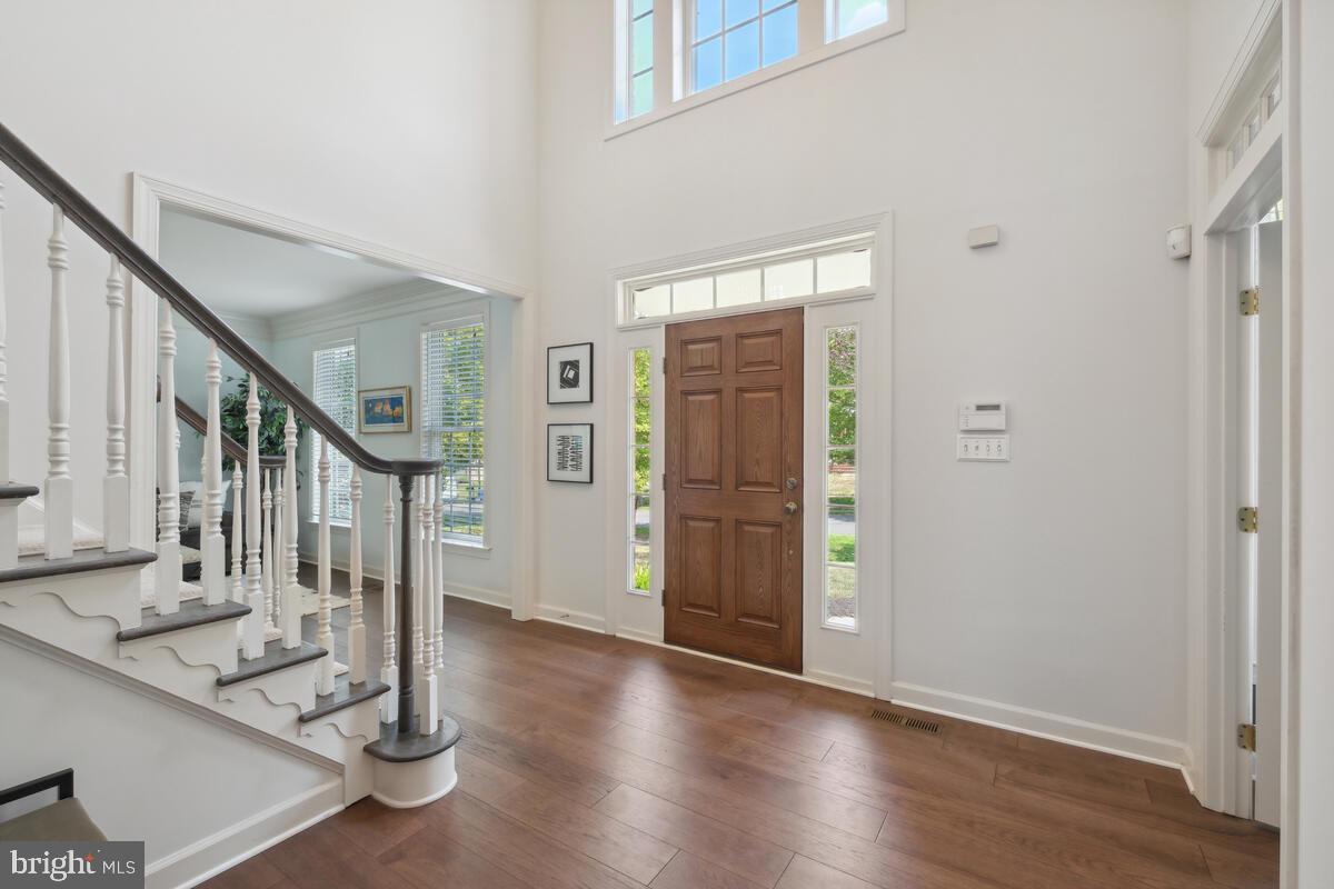 KINGS CROSSING - Residential