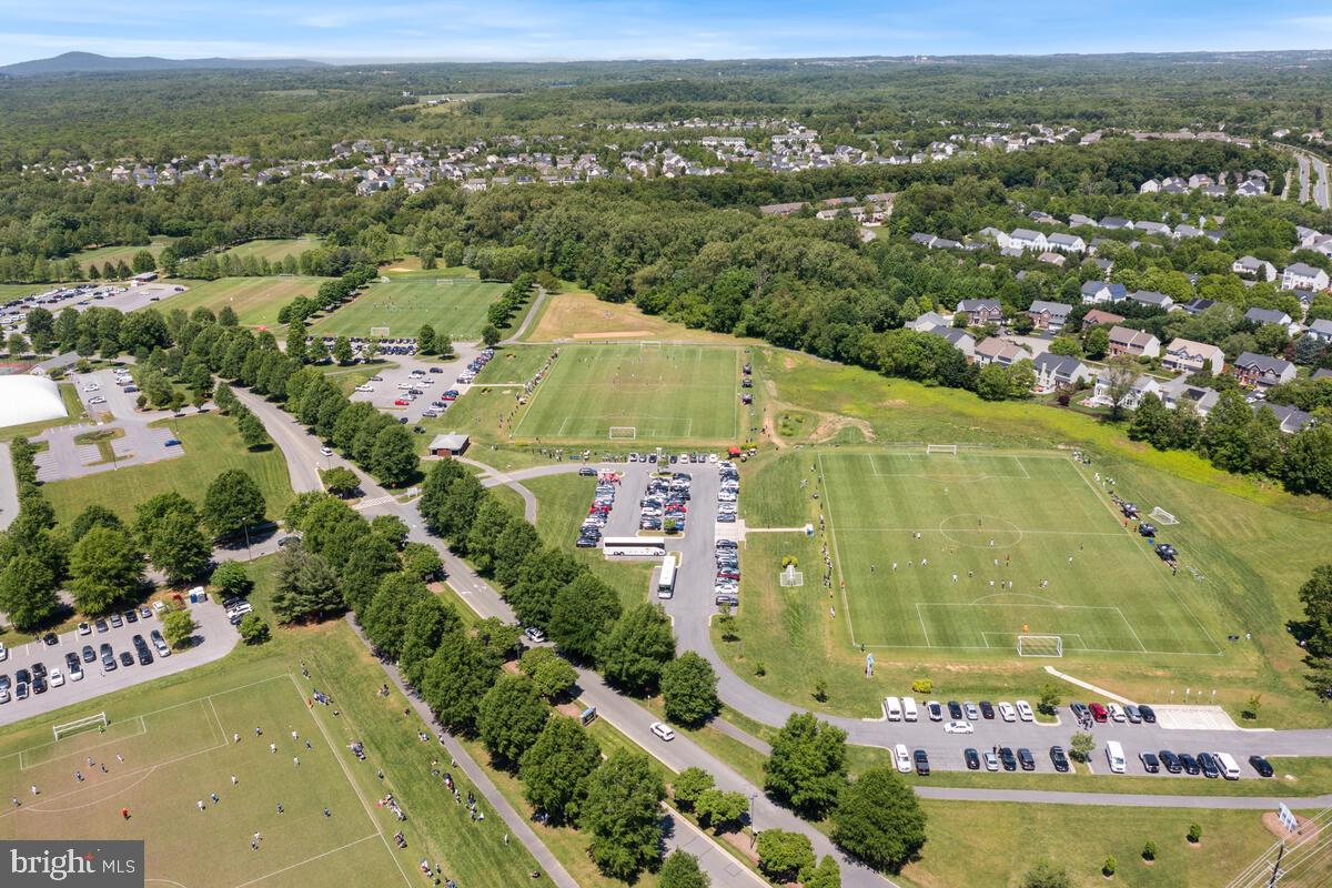 KINGS CROSSING - Residential