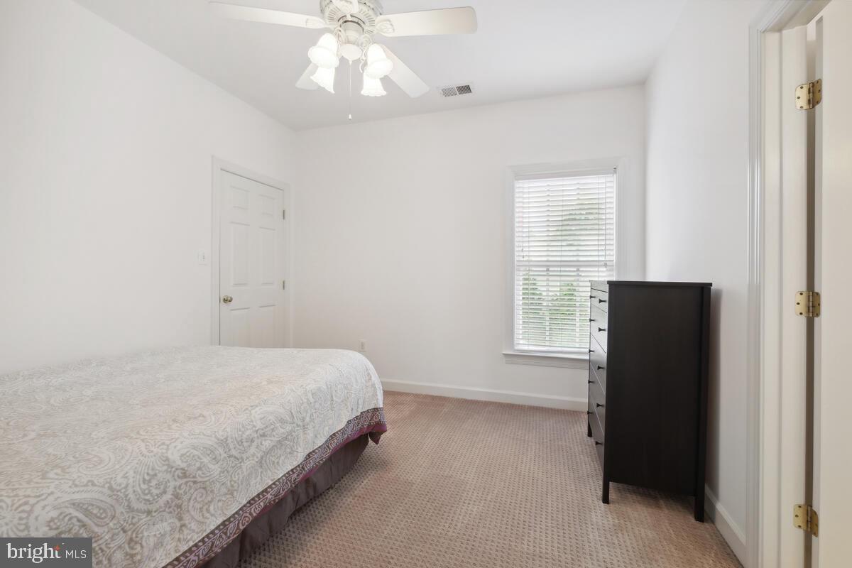 KINGS CROSSING - Residential