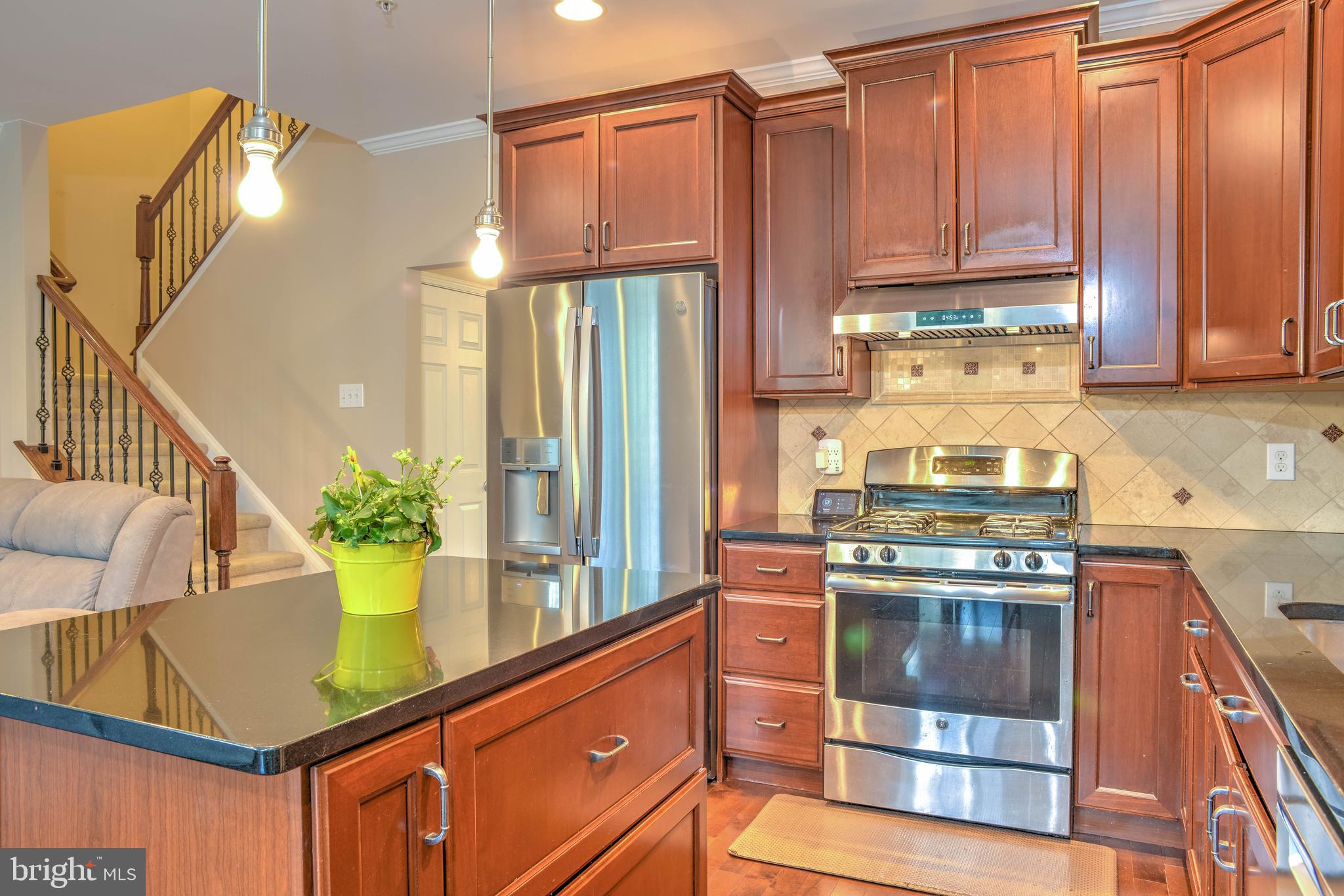 EMERALD WALK - Residential Lease