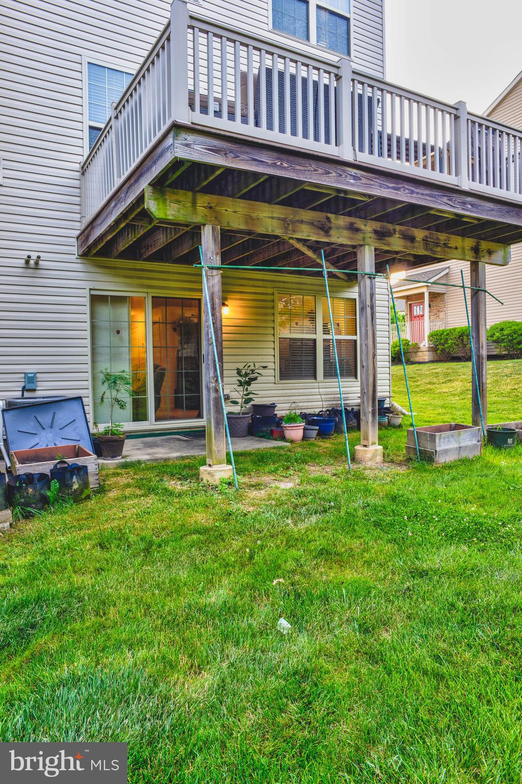 EMERALD WALK - Residential Lease