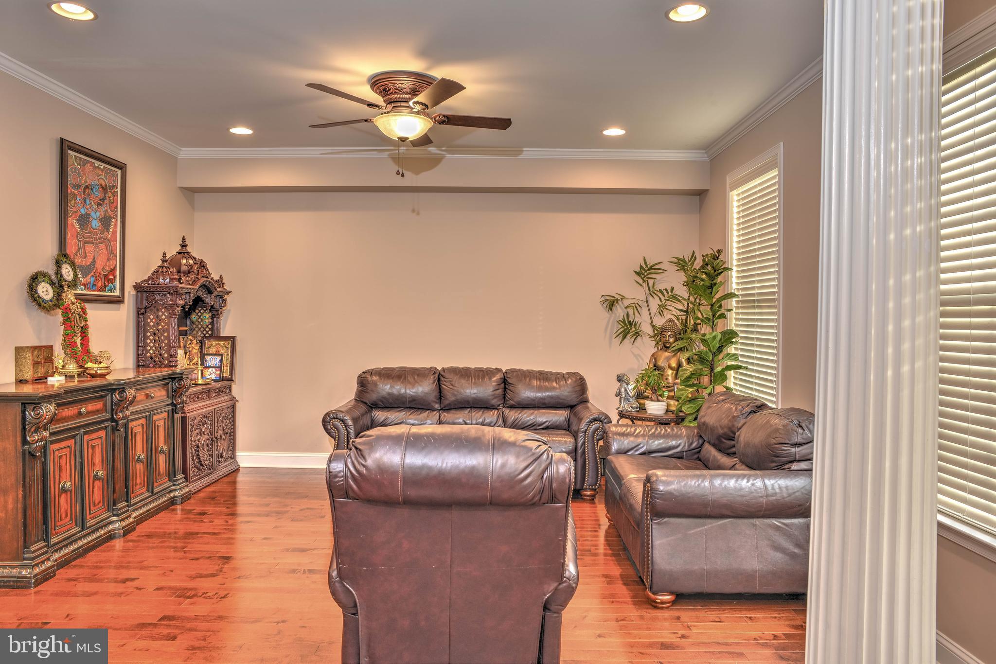 EMERALD WALK - Residential Lease