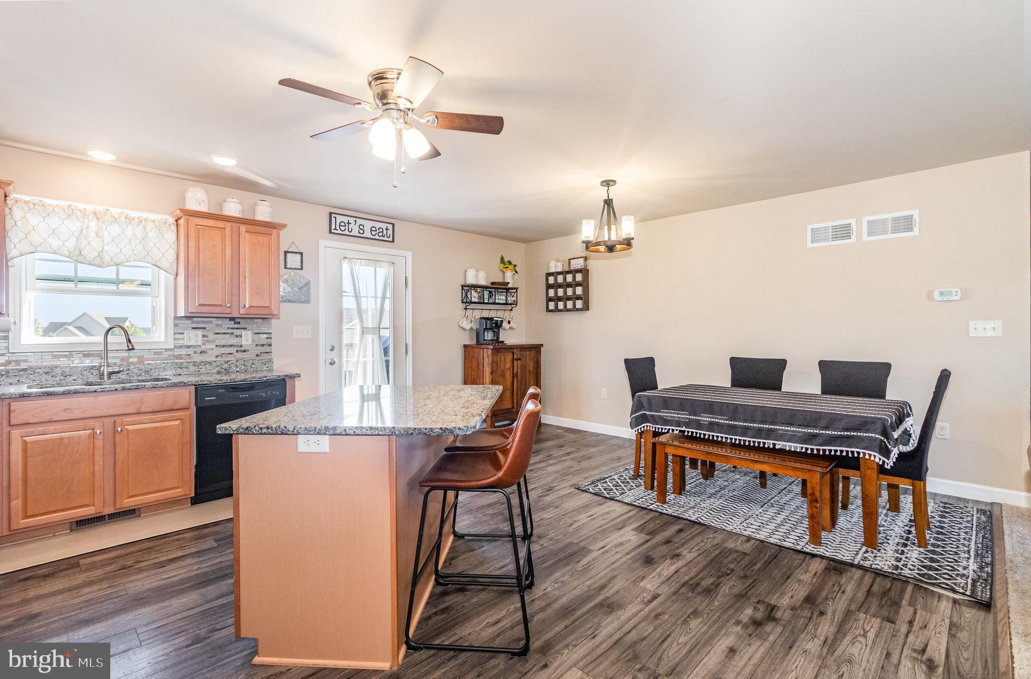 HUNTERS CHASE - Residential