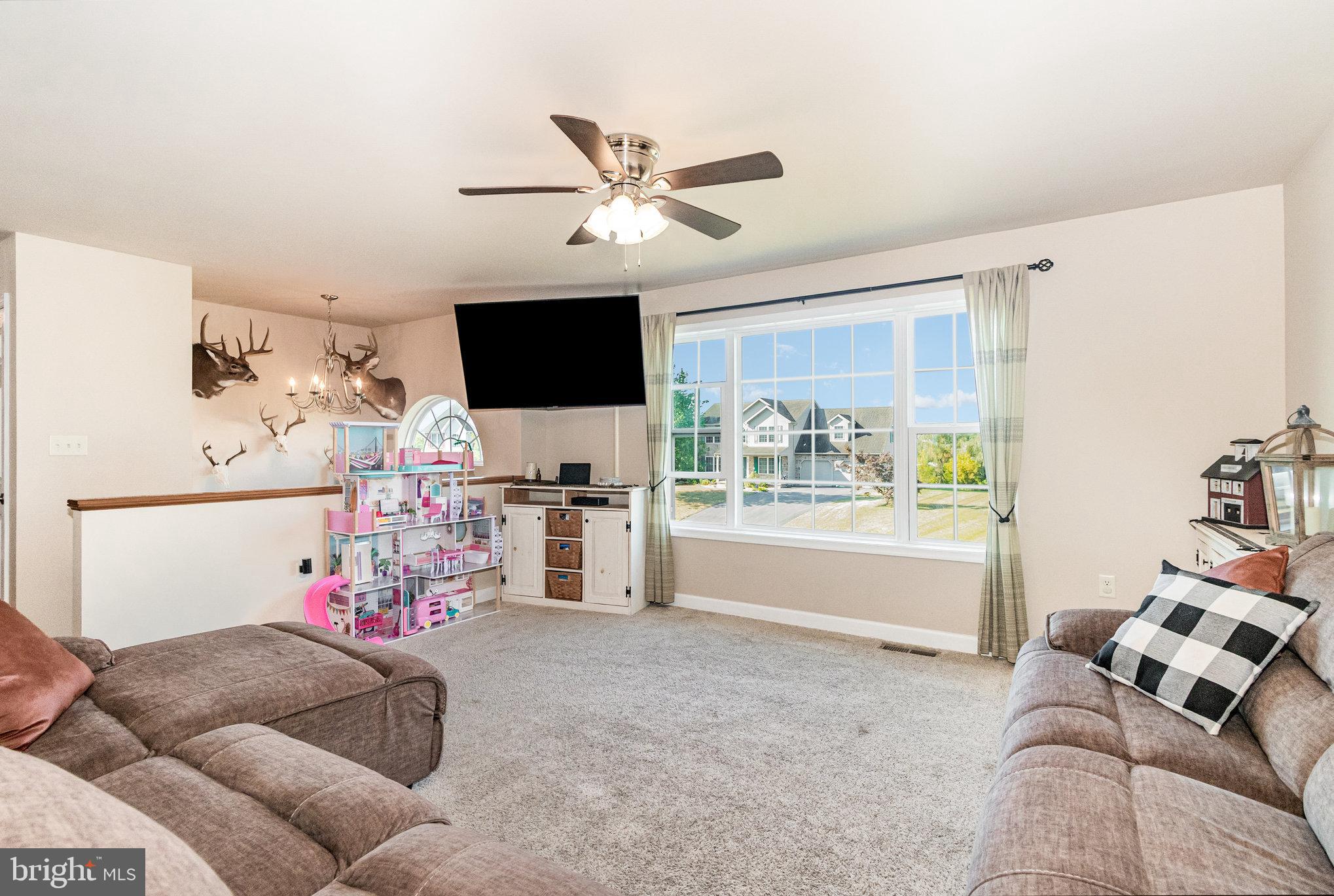 HUNTERS CHASE - Residential