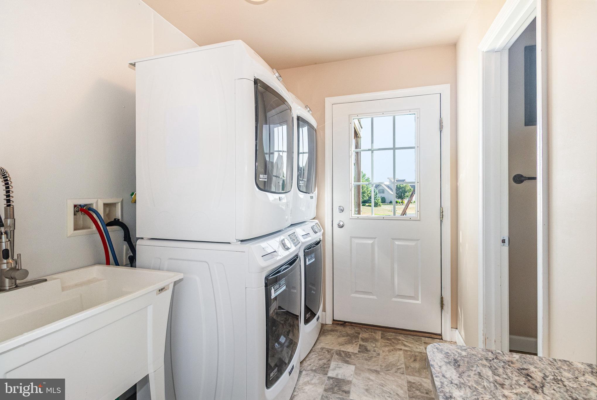 HUNTERS CHASE - Residential