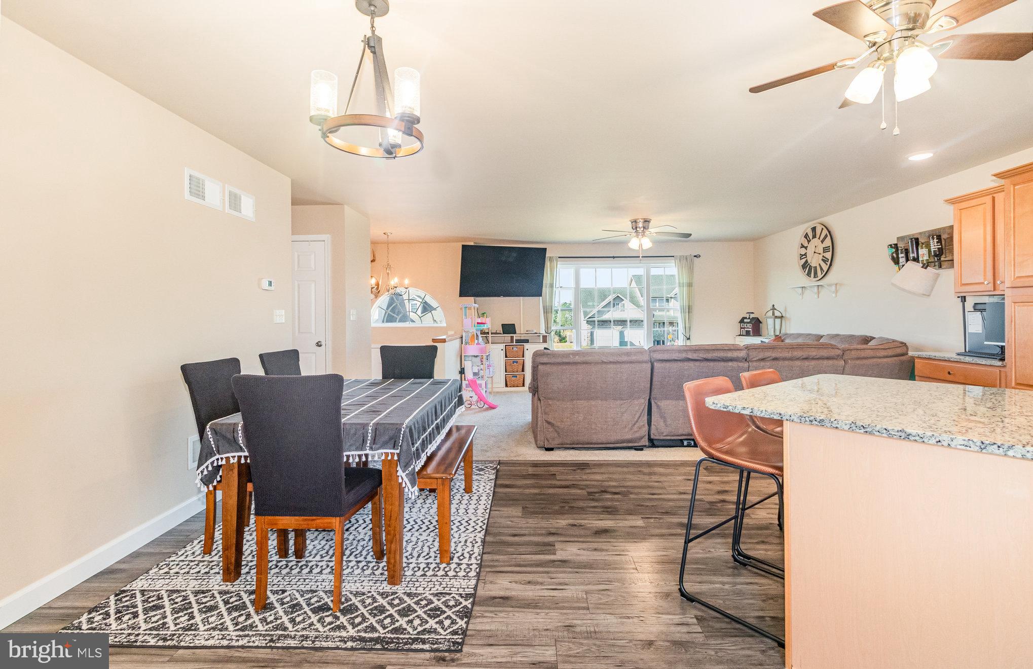 HUNTERS CHASE - Residential