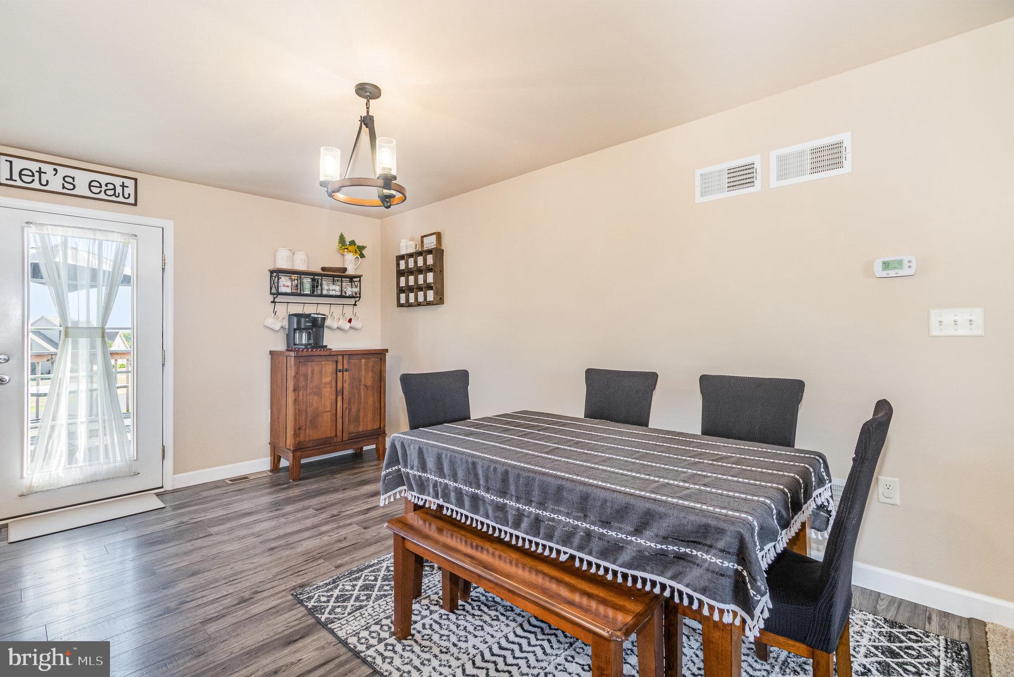 HUNTERS CHASE - Residential