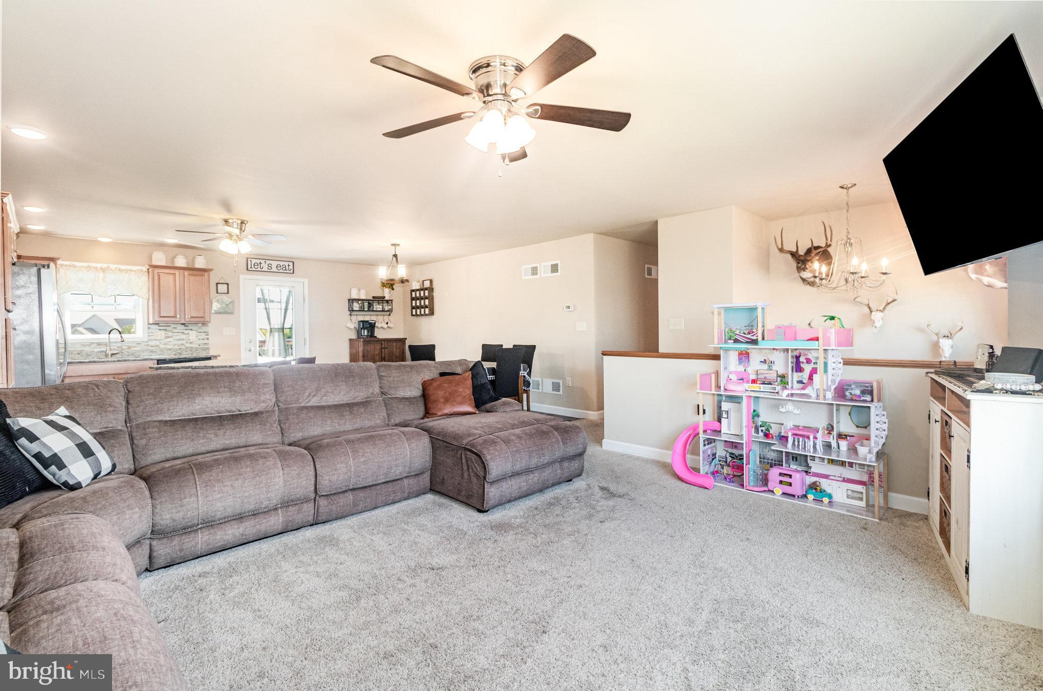 HUNTERS CHASE - Residential