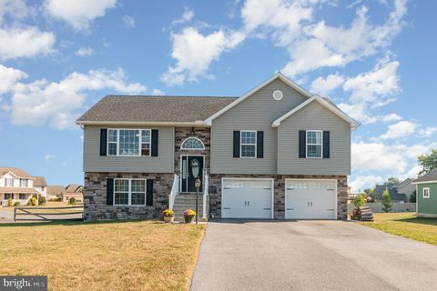 833 LINDIA DRIVE CHAMBERSBURG PA 17202