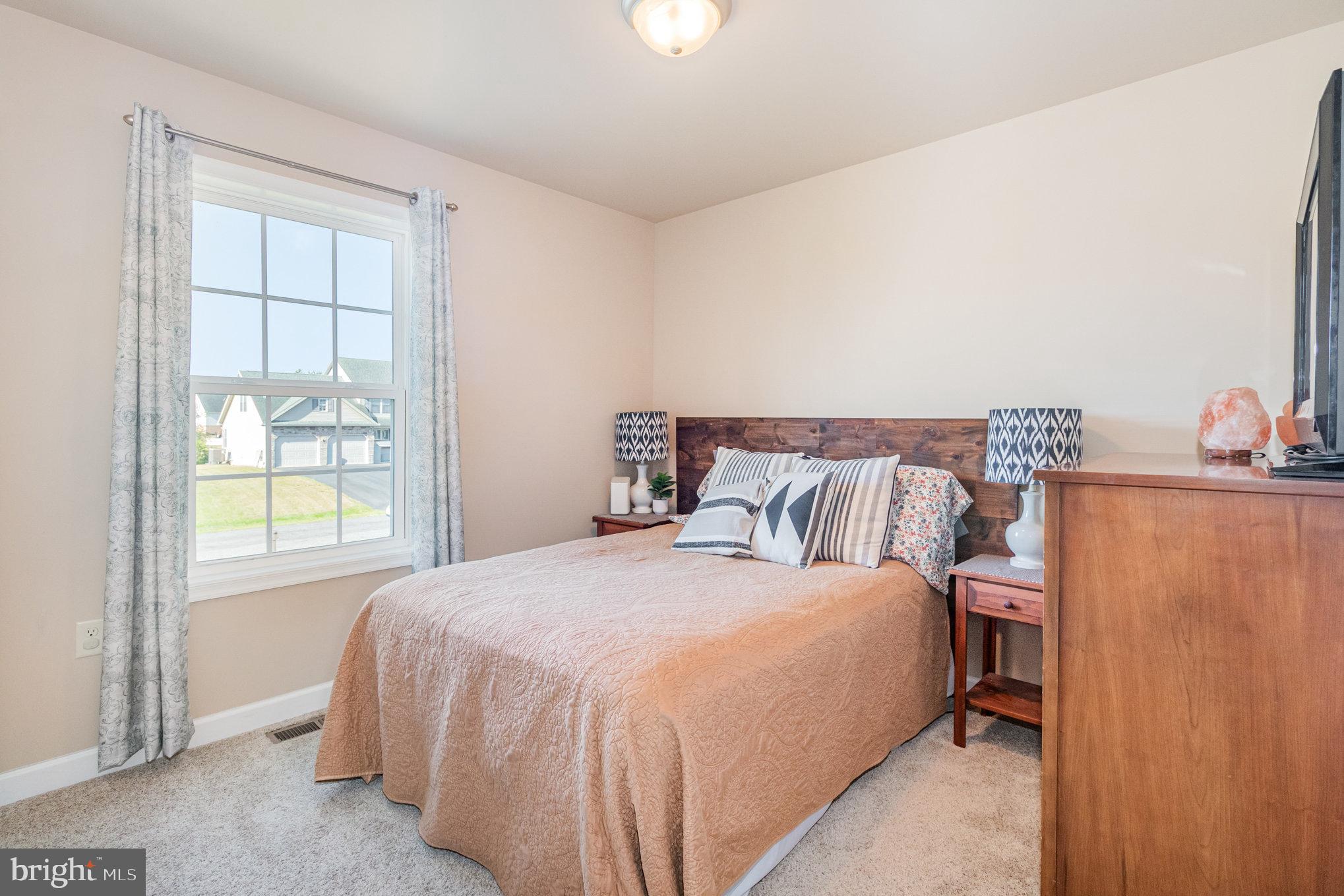 HUNTERS CHASE - Residential