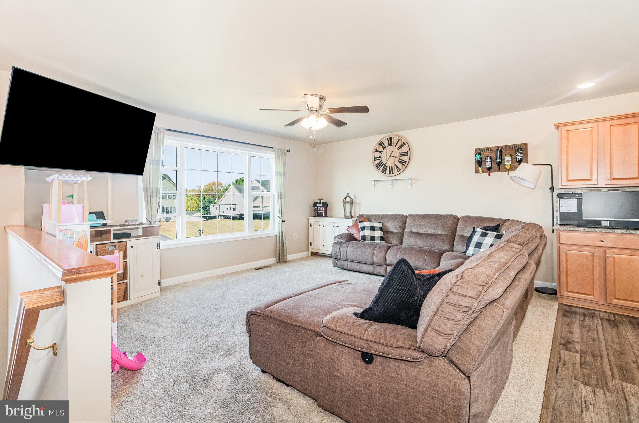 HUNTERS CHASE - Residential