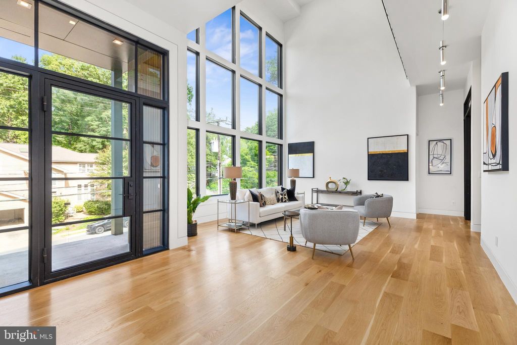 Photo of 3554 Military Road, ARLINGTON, VA 22207 (MLS # VAAR2065610)