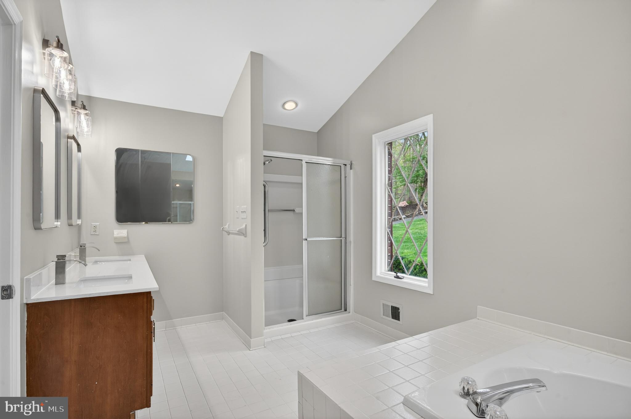 PLANTATION HILLS - Residential