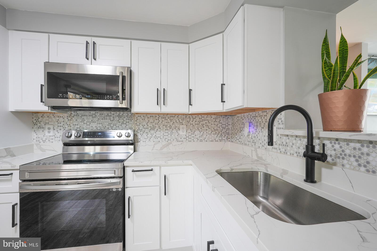 STONE RIVER - Residential