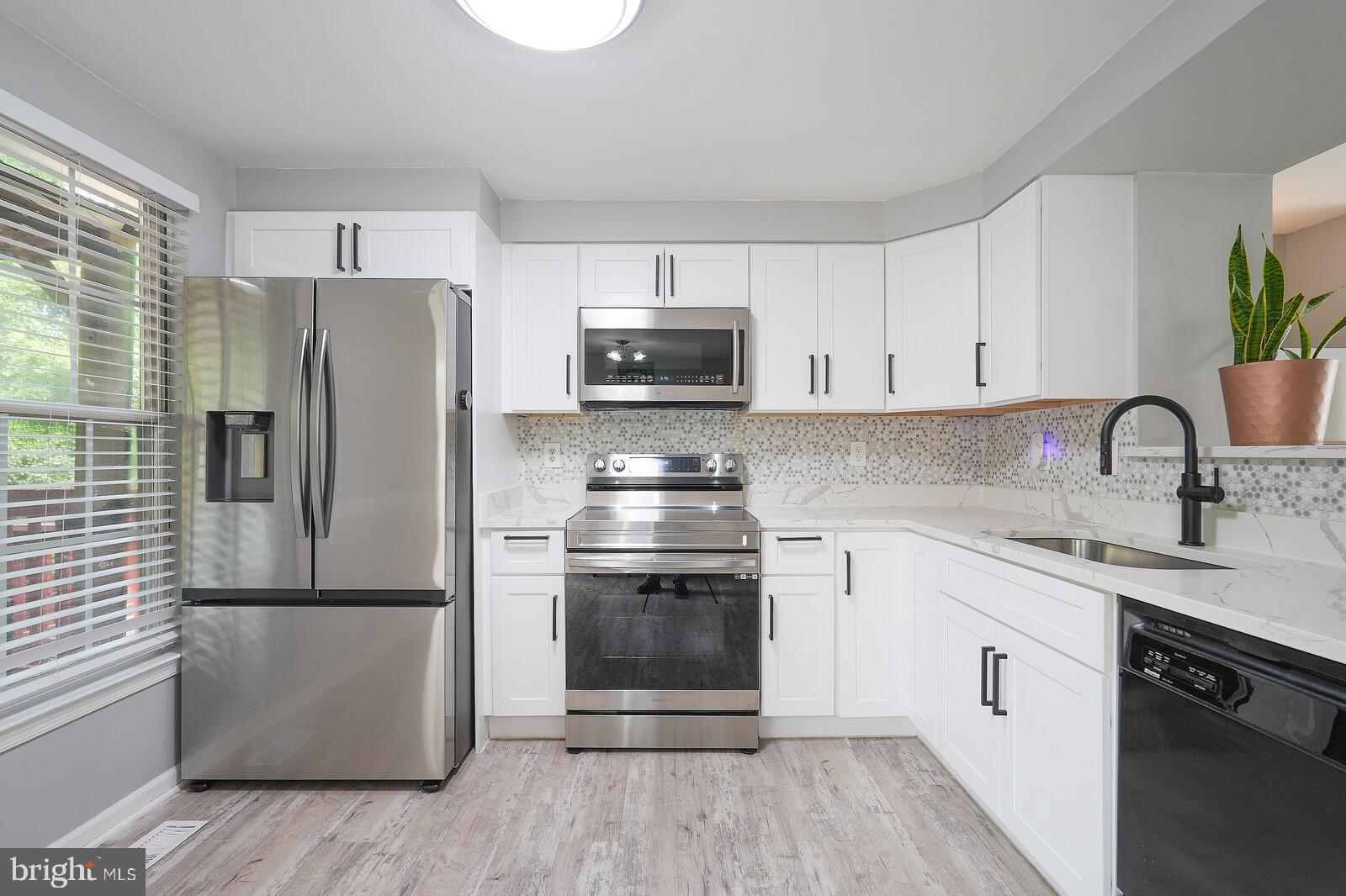 STONE RIVER - Residential