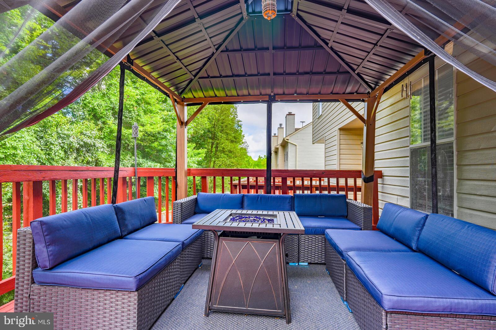 STONE RIVER - Residential