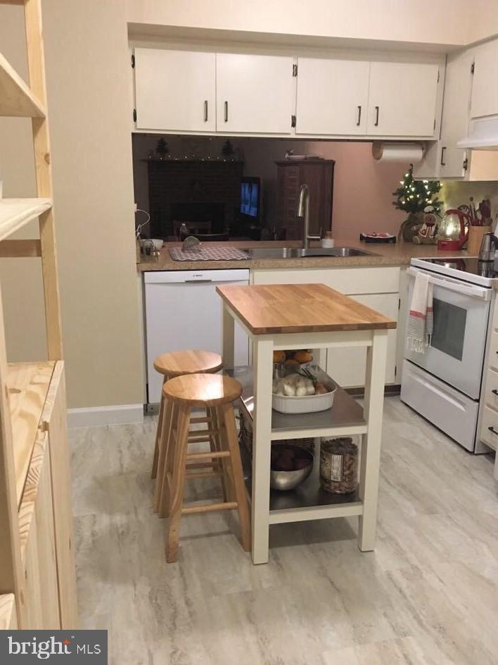 PINEBROOK - Residential Lease