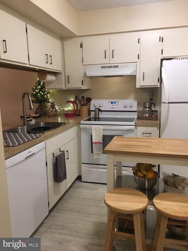 PINEBROOK - Residential Lease